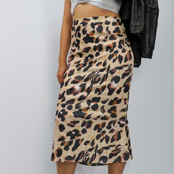 Skirt - Picture 2 of 2